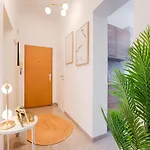 In With Balcony * Graz